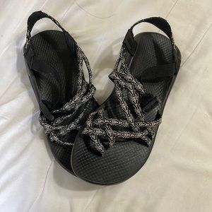 Black and white Double strap women’s chacos